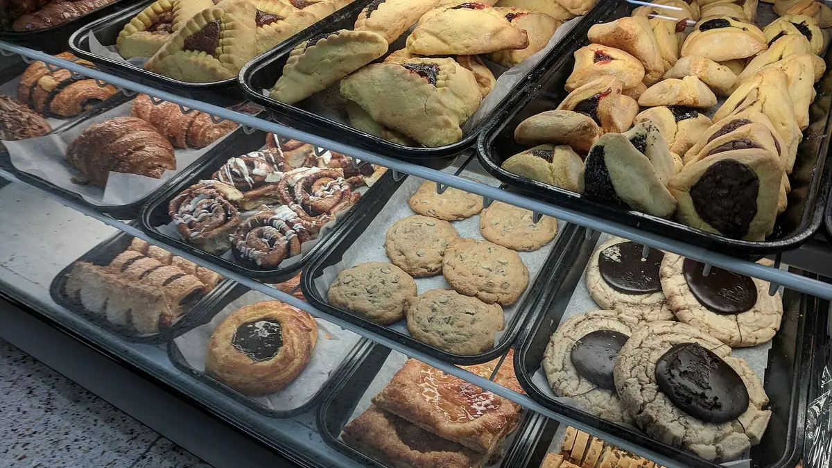 Nafees Bakers & Sweets – bakery in Accrington town centre